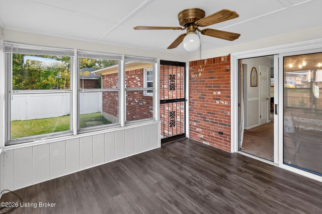 6501 Cady Dr, Louisville, KY 40258