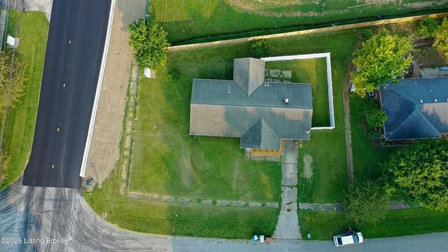 6501 Cady Dr, Louisville, KY 40258