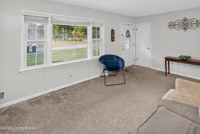 6501 Cady Dr, Louisville, KY 40258