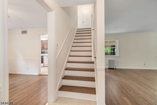 151 Walthery Ave, Ridgewood Village, NJ 07450