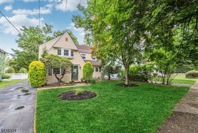 151 Walthery Ave, Ridgewood Village, NJ 07450