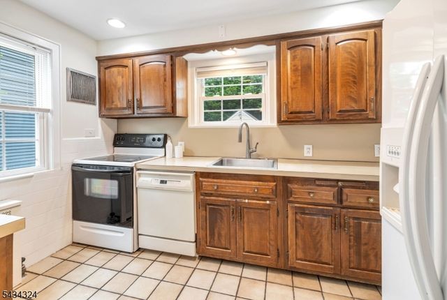 151 Walthery Ave, Ridgewood Village, NJ 07450