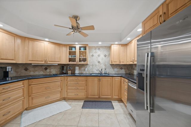 2860 S OCEAN Boulevard 316, Palm Beach, FL 33480