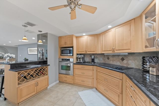 2860 S OCEAN Boulevard 316, Palm Beach, FL 33480