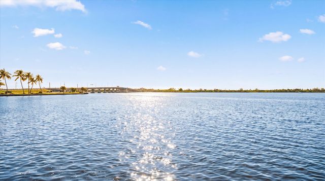 2860 S OCEAN Boulevard 316, Palm Beach, FL 33480