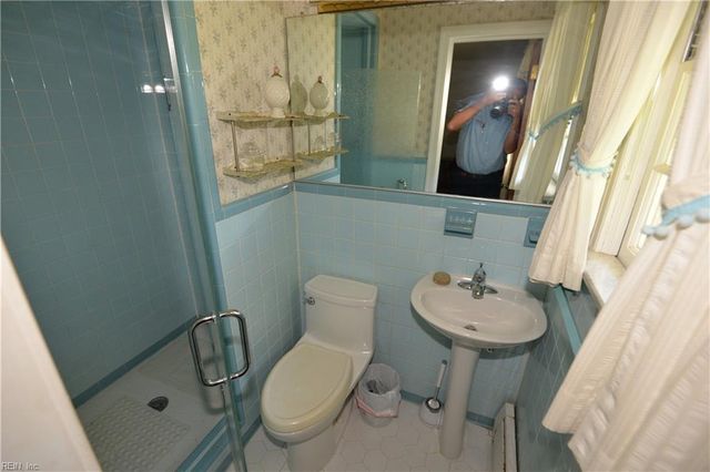 1721 N Alanton DR, Virginia Beach, VA 23454