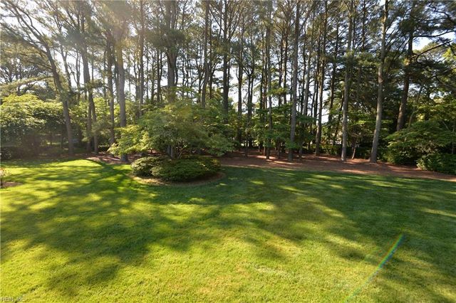 1721 N Alanton DR, Virginia Beach, VA 23454