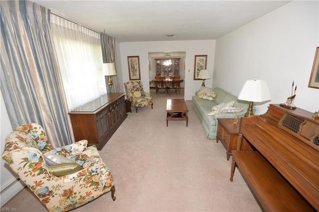1721 N Alanton DR, Virginia Beach, VA 23454