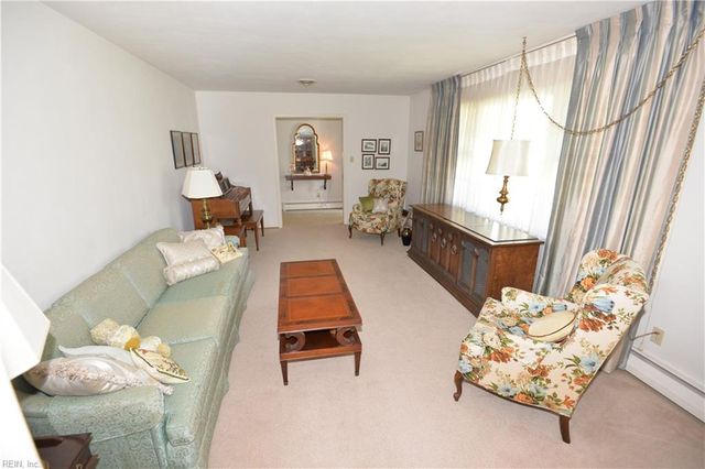 1721 N Alanton DR, Virginia Beach, VA 23454