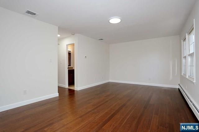 8 Crestwood Mews, Allendale, NJ 07401