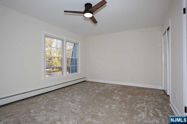 8 Crestwood Mews, Allendale, NJ 07401