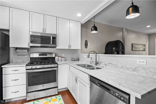 7305 Battery Park Boulevard, Cleveland, OH 44102