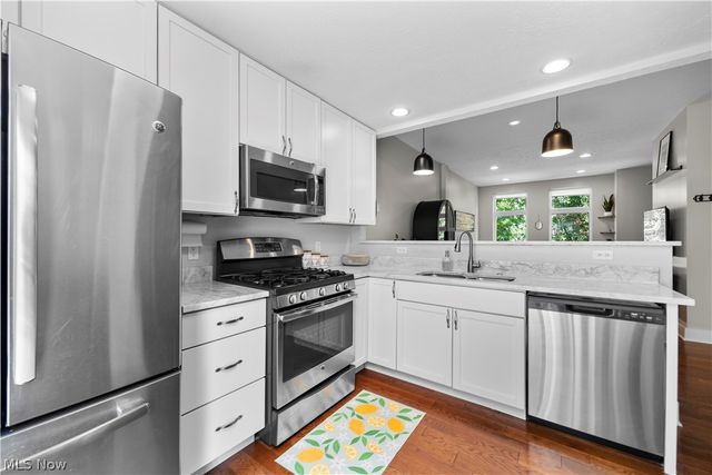7305 Battery Park Boulevard, Cleveland, OH 44102