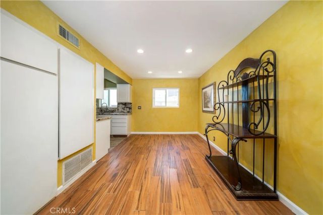 14947 Dickens Street 3, Sherman Oaks, CA 91403