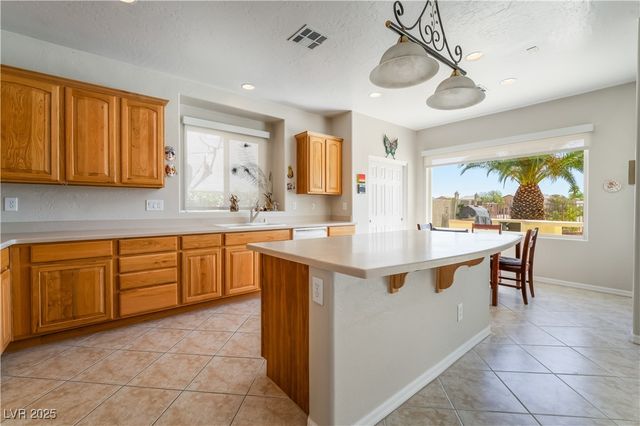 8236 Imperial Lakes Street, Las Vegas, NV 89131