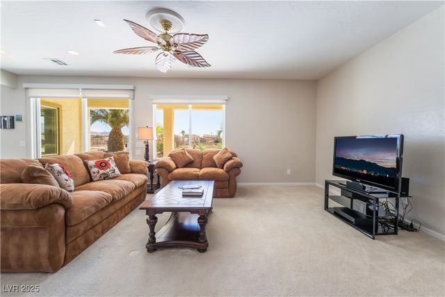 8236 Imperial Lakes Street, Las Vegas, NV 89131