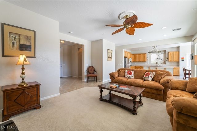 8236 Imperial Lakes Street, Las Vegas, NV 89131