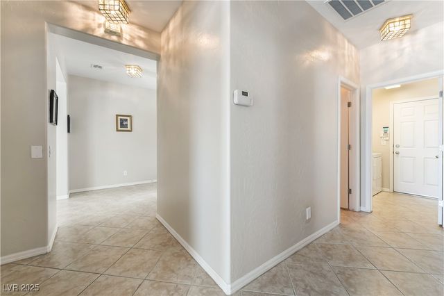 8236 Imperial Lakes Street, Las Vegas, NV 89131