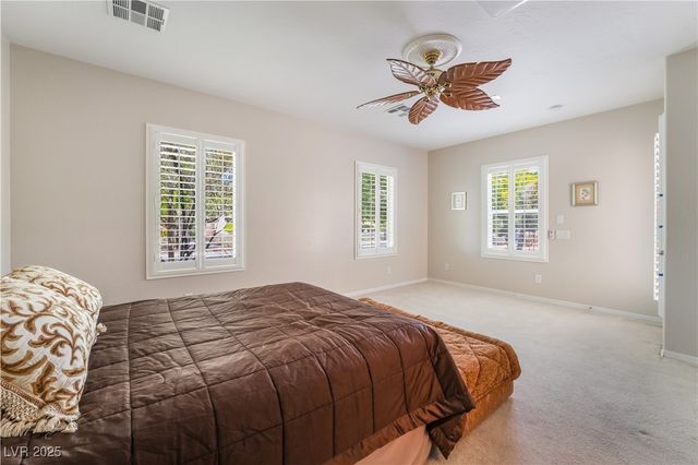 8236 Imperial Lakes Street, Las Vegas, NV 89131