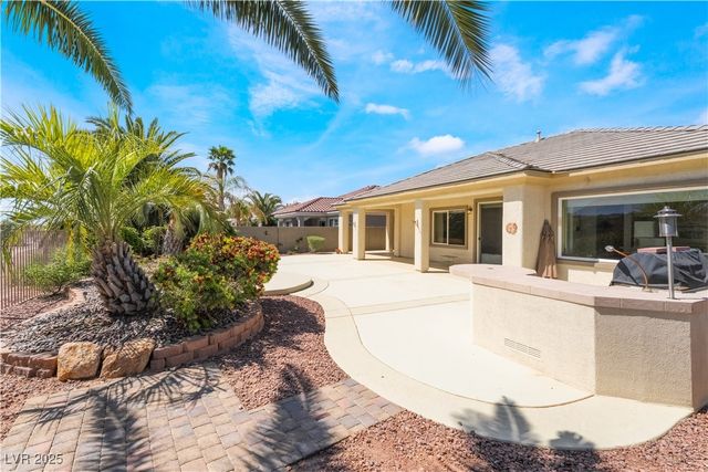 8236 Imperial Lakes Street, Las Vegas, NV 89131