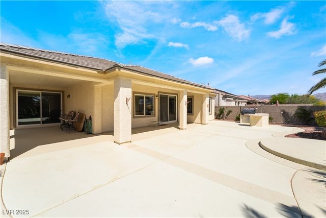 8236 Imperial Lakes Street, Las Vegas, NV 89131