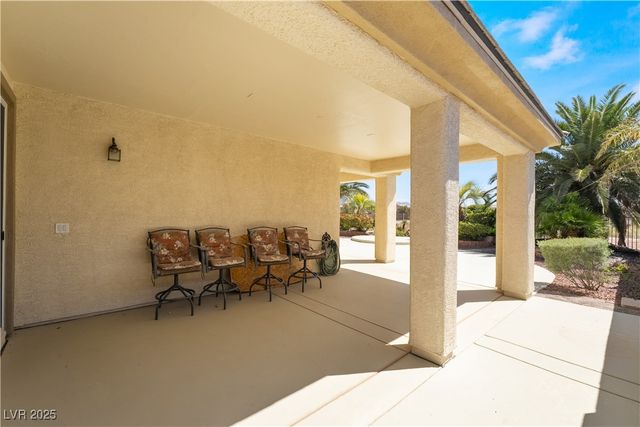 8236 Imperial Lakes Street, Las Vegas, NV 89131