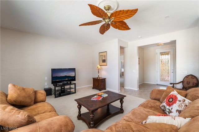 8236 Imperial Lakes Street, Las Vegas, NV 89131