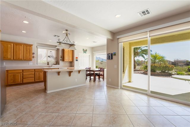 8236 Imperial Lakes Street, Las Vegas, NV 89131