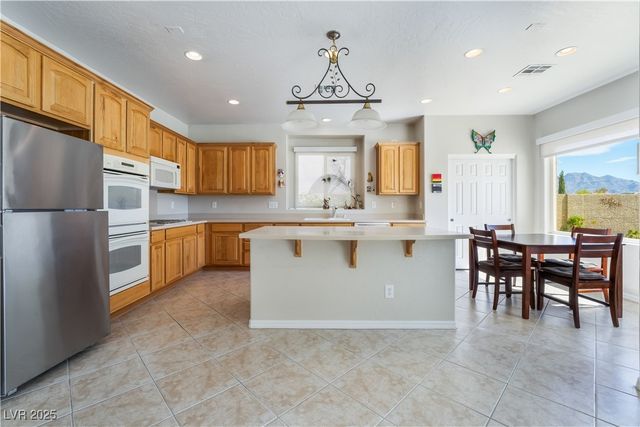 8236 Imperial Lakes Street, Las Vegas, NV 89131