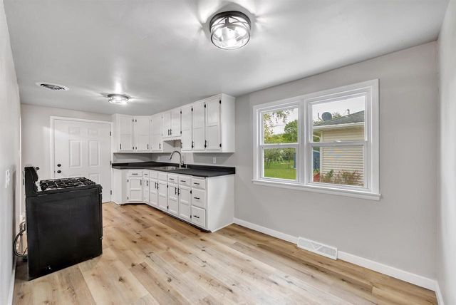 1875 SMITH STREET, Green Bay, WI 54302
