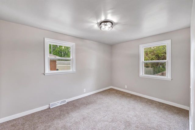 1875 SMITH STREET, Green Bay, WI 54302
