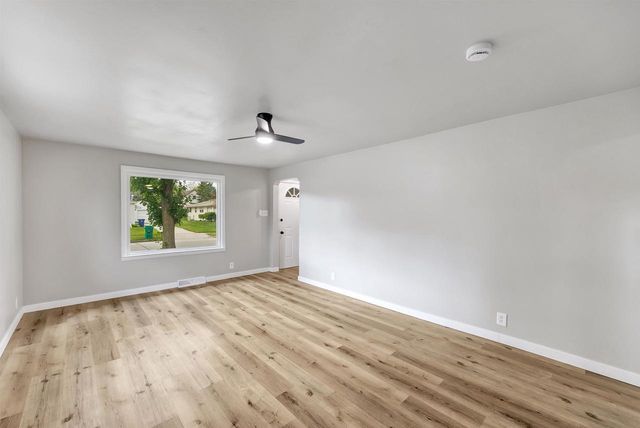 1875 SMITH STREET, Green Bay, WI 54302