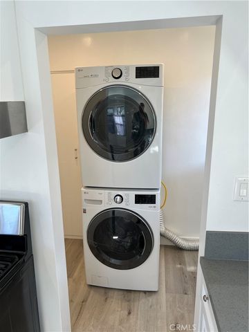 12658 Oxnard Street, North Hollywood, CA 91606