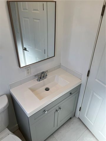 12658 Oxnard Street, North Hollywood, CA 91606