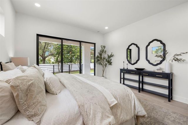 3020 W HELEN AVENUE, Tampa, FL 33611