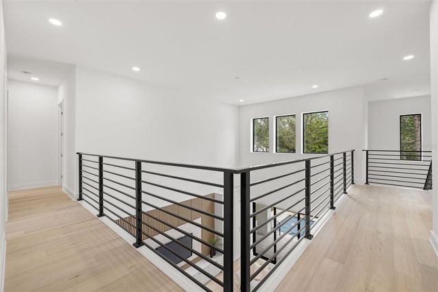 3020 W HELEN AVENUE, Tampa, FL 33611