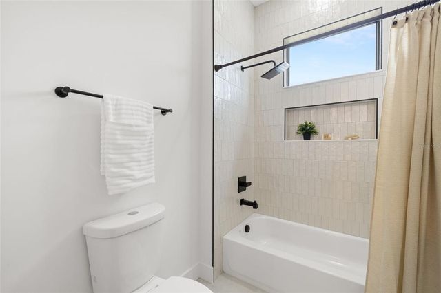 3020 W HELEN AVENUE, Tampa, FL 33611
