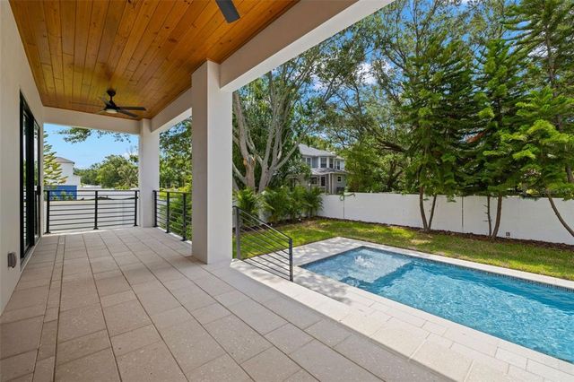 3020 W HELEN AVENUE, Tampa, FL 33611