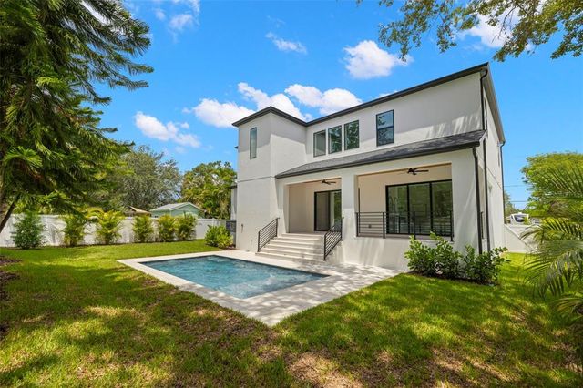 3020 W HELEN AVENUE, Tampa, FL 33611