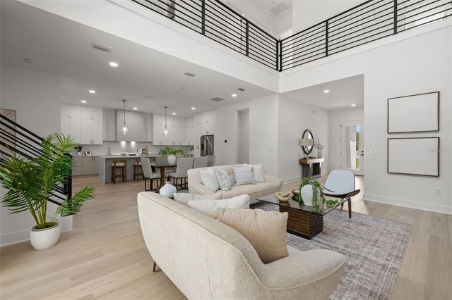 3020 W HELEN AVENUE, Tampa, FL 33611