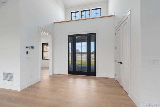 25 Club Drive, Baiting Hollow, NY 11933
