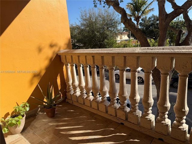 575 W 69th St 205, Hialeah, FL 33014