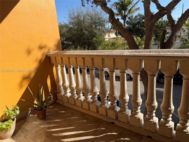 575 W 69th St 205, Hialeah, FL 33014