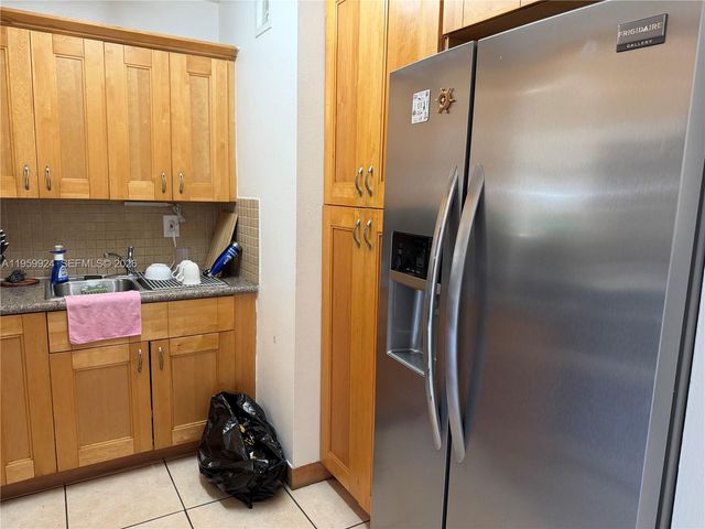 575 W 69th St 205, Hialeah, FL 33014