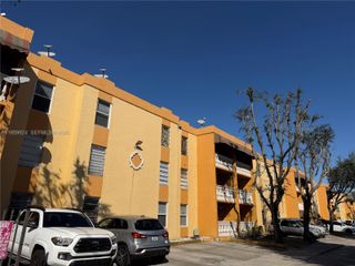575 W 69th St 205, Hialeah, FL 33014