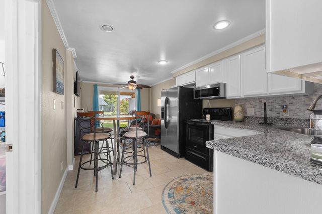 66 Tarpon Street, Bayou Vista, TX 77563