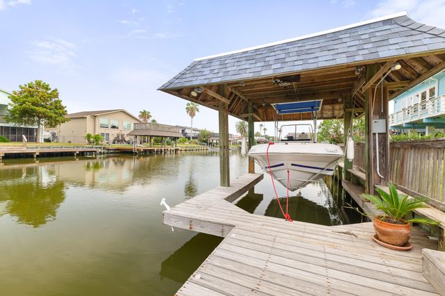 66 Tarpon Street, Bayou Vista, TX 77563
