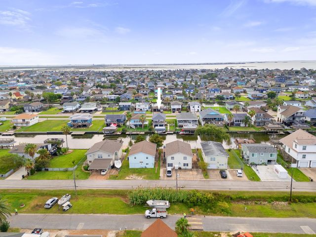 66 Tarpon Street, Bayou Vista, TX 77563