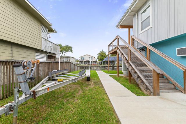 66 Tarpon Street, Bayou Vista, TX 77563