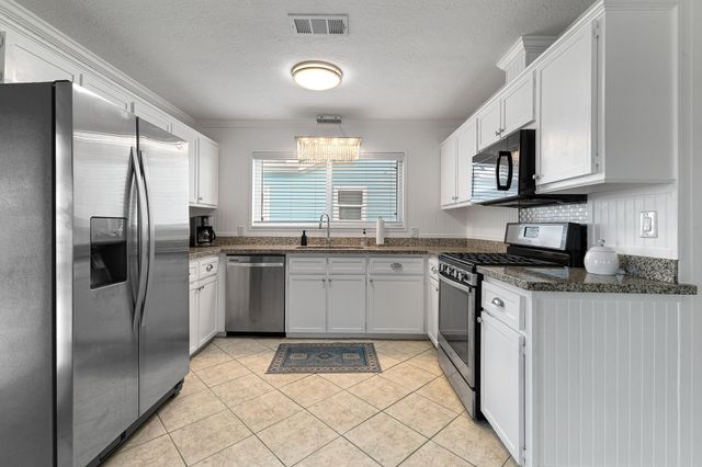 66 Tarpon Street, Bayou Vista, TX 77563